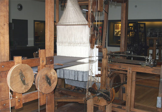A reconstruction of Vaucanson's loom
